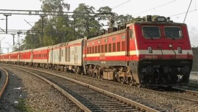 செங்கல்பட்டு வழித்தடத்தில் லெவல் கிராசிங் பணியில் தூங்கிய 2 கேட் கீப்பர்கள் பணி நீக்கம்