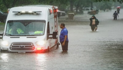 அமெரிக்காவின் டெக்சாஸ் மாநிலத்தில் கனமழை: வெள்ளத்தில் சிக்கி 32 பேர் பலி