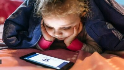 குழந்தைகளுக்கு செல்போன் கொடுப்பது அபாயம்: எய்ம்ஸ் ஆய்வு எச்சரிக்கை