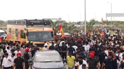 திருச்சியில் விஜய் பிரசாரத்தில் அரசு, தனியார் சொத்துக்கள் சேதம்: த.வெ.க. நிர்வாகிகள் மீது வழக்கு