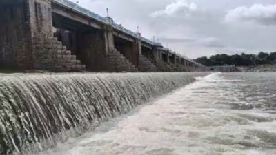 பூண்டி ஏரியில் நீர்திறப்பு அதிகரிப்பு; சென்னை மக்களுக்கு வெள்ள அபாய எச்சரிக்கை