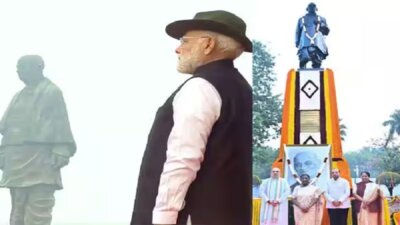 சர்தார் வல்லபாய் படேல் பிறந்த நாள்: ஜனாதிபதி, பிரதமர் மோடி மரியாதை