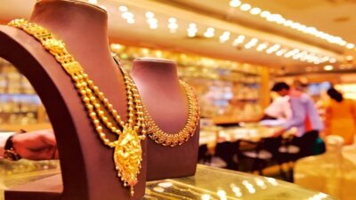 தங்கம் விலை குறைந்தது : ஒரு சவரன் ரூ.92,320க்கு விற்பனை