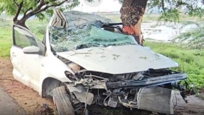 மரத்தில் கார் மோதி விபத்து: 4–ம் ஆண்டு மருத்துவக் கல்லூரி மாணவர்கள் 3 பேர் பலி