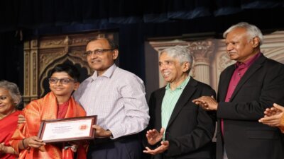 கர்நாடக ‘இசைப் புயல்’ – பிறவி மேதை: பிரமிப்பில் ஆழ்த்தும் 12 வயது ஓம் ஈஸ்வர்!