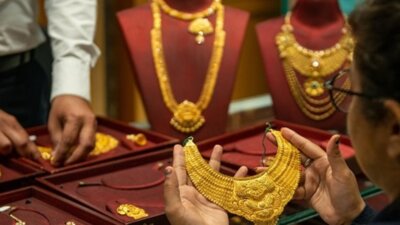 தங்கம் விலை சவரனுக்கு ரூ.880 குறைந்தது