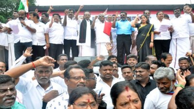 நெல் ஈரப்பதம் விவகாரம்: திருவாரூரில் தி.மு.க. கூட்டணி கட்சிகள் ஆர்ப்பாட்டம்