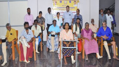 மாற்றுத்திறனாளிகளுக்கு உதவி உபகரணங்கள்: ராணிப்பேட்டை கலெக்டர் வழங்கினார்