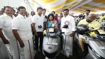 திருவள்ளூர் மாவட்டத்தில் 1 லட்சத்து 12 ஆயிரம் பயனாளிகளுக்கு நலத்திட்ட உதவிகள்: உதயநிதி வழங்கினார்.