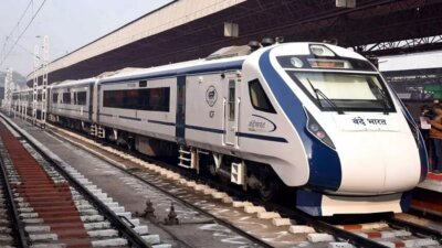 மார்ச் மாத இறுதிக்குள் படுக்கை வசதி கொண்ட 8 வந்தே பாரத் ரெயில்கள் தயாரிக்க இலக்கு