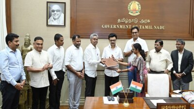 ‘சென்னை சில்க்ஸ்’ ஆடை உற்பத்தி ஆலை- ஸ்டாலின் முன்னிலையில் ஒப்பந்தம்.