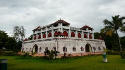 வீரத்தின் விளைநிலம் பாண்டிய கட்டபொம்மன்