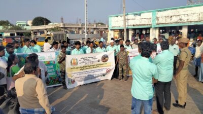 பழவேற்காடு தீவுகளில் பிளாஸ்டிக் சேகரிப்பு, மரம் நடும் விழா