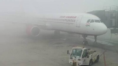 டெல்லியில் கடும் பனிப்பொழிவு: விமான சேவைகள் பாதிப்பு