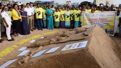 பெசன்ட் நகர் கடற்கரையில் பெண்கள் உரிமை, பாதுகாப்பு விழிப்புர்ணவு நடைபயணம்