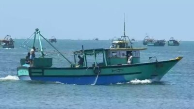 ராமேஸ்வரம் மீனவர்கள் 3 பேர் கைது: இலங்கை கடற்படை அட்டுழீயம்