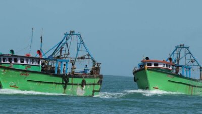 ராமேஸ்வரம் மீனவர்கள் 3 பேர் கைது: இலங்கை கடற்படை அட்டுழீயம்