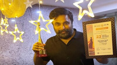 சென்னை சர்வதேச திரைப்பட விழா: சிறந்த நடிகருக்கான விருதை வென்ற சசிகுமார்