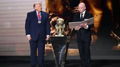 டிரம்புக்கு அமைதிக்கான பரிசு: கால்பந்து சம்மேளனம் வழங்கியது