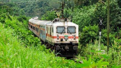 ஓடும் ரயில்களில் கல் வீசுவோர் மீது கடும் நடவடிக்கை: தெற்கு ரயில்வே எச்சரிக்கை