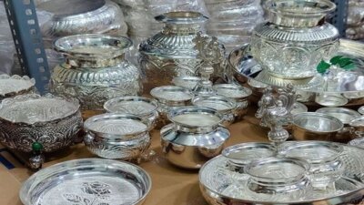 வெள்ளி விலை வரலாறு காணாத உச்சம்: ஒரே நாளில் ரூ. 15,000 உயர்ந்து கிலோ ரூ. 3 லட்சத்தைக் கடந்தது