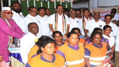 தியாகி பார்த்தசாரதி பிறந்தநாள் விழாவில் ஏழை எளியோருக்கு நலத்திட்ட உதவிகள்