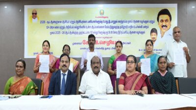 அரசு கலை – அறிவியல் கல்லூரிகளின் ஆய்வகங்களை மேம்படுத்த ரூ.19.18 கோடி நிதி ஒப்பளிப்பு ஆணை அமைச்சர் கோவி. செழியன் வழங்கினார்