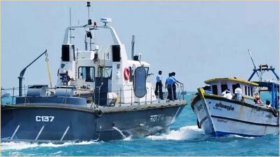 இலங்கை கடற்படை தொடர் அட்டூழியம்: தமிழக மீனவர்கள் 9 பேர் கைது