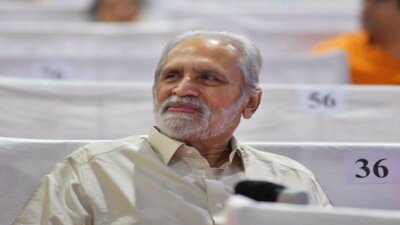 காங்கிரஸ் மூத்த தலைவர் சுரேஷ் கல்மாடி காலமானார்