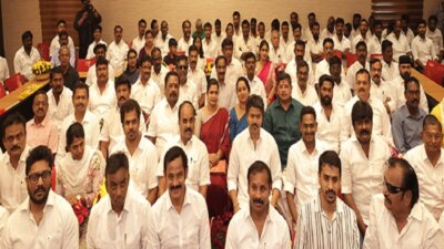 விஜய் முன்னிலையில் த.வெ.க.வில் இணைந்த காமராஜர் பேத்தி மயூரி கண்ணன்