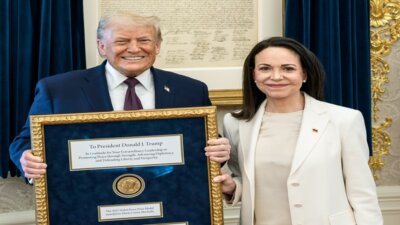 நோபல் பரிசை டிரம்ப்பிடம் வழங்கினார் வெனிசுலா எதிர்க்கட்சித் தலைவர் மச்சாடோ