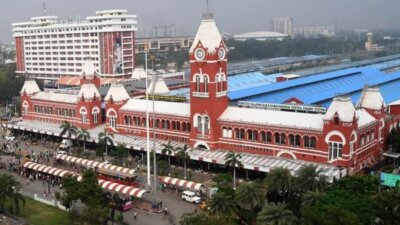 சென்னை சென்ட்ரல் ரெயில் நிலையத்தில் எலி மருந்து சாப்பிட்ட பெண் பயணியின் உயிரை காப்பாற்றிய பெண் காவலர்